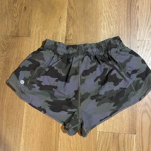 LuluLemon Hotty Hot 2.5 Shorts